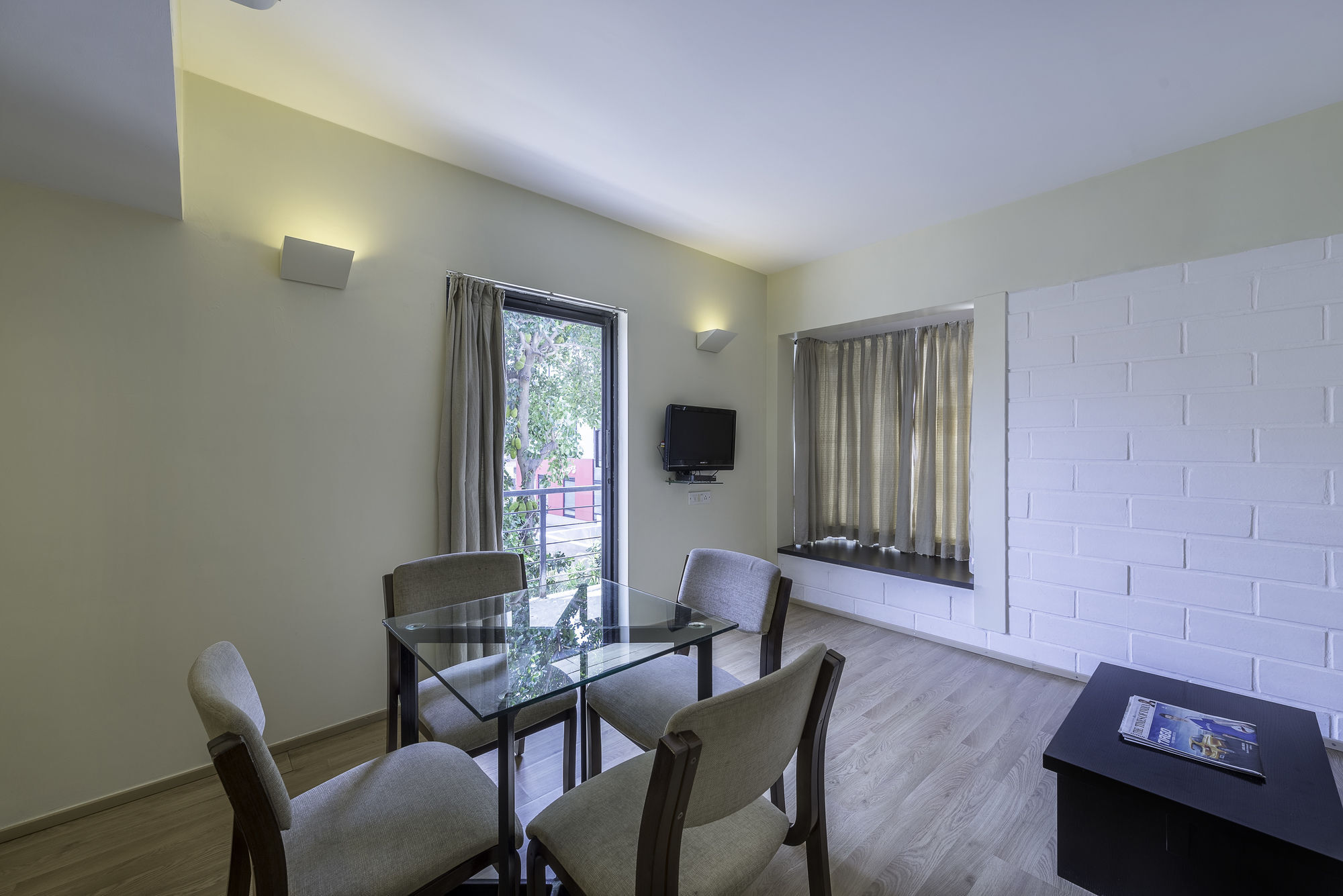 Treebo Trend Spektrum Suites ไมซอร์ ภายนอก รูปภาพ