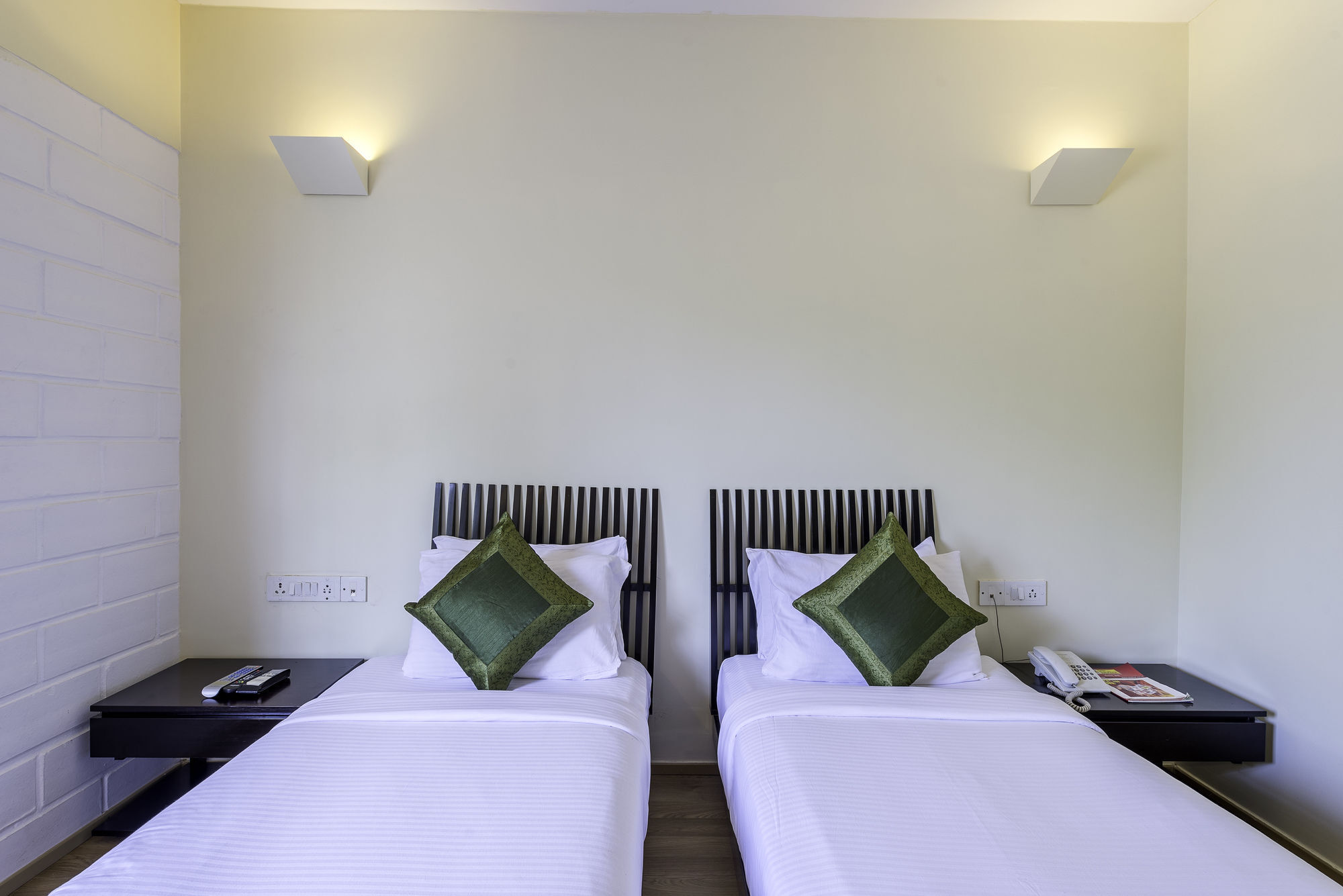 Treebo Trend Spektrum Suites ไมซอร์ ภายนอก รูปภาพ