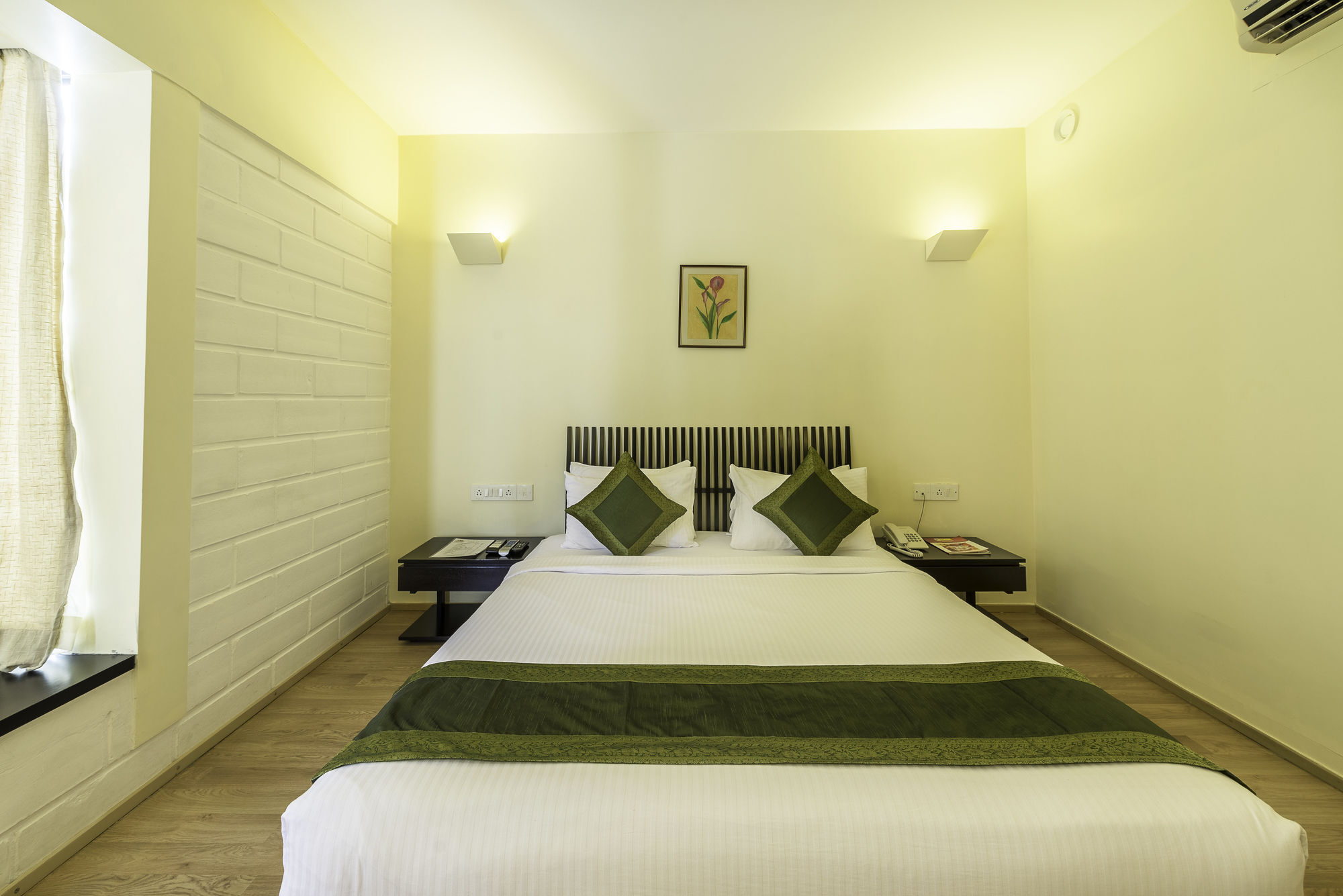 Treebo Trend Spektrum Suites ไมซอร์ ภายนอก รูปภาพ
