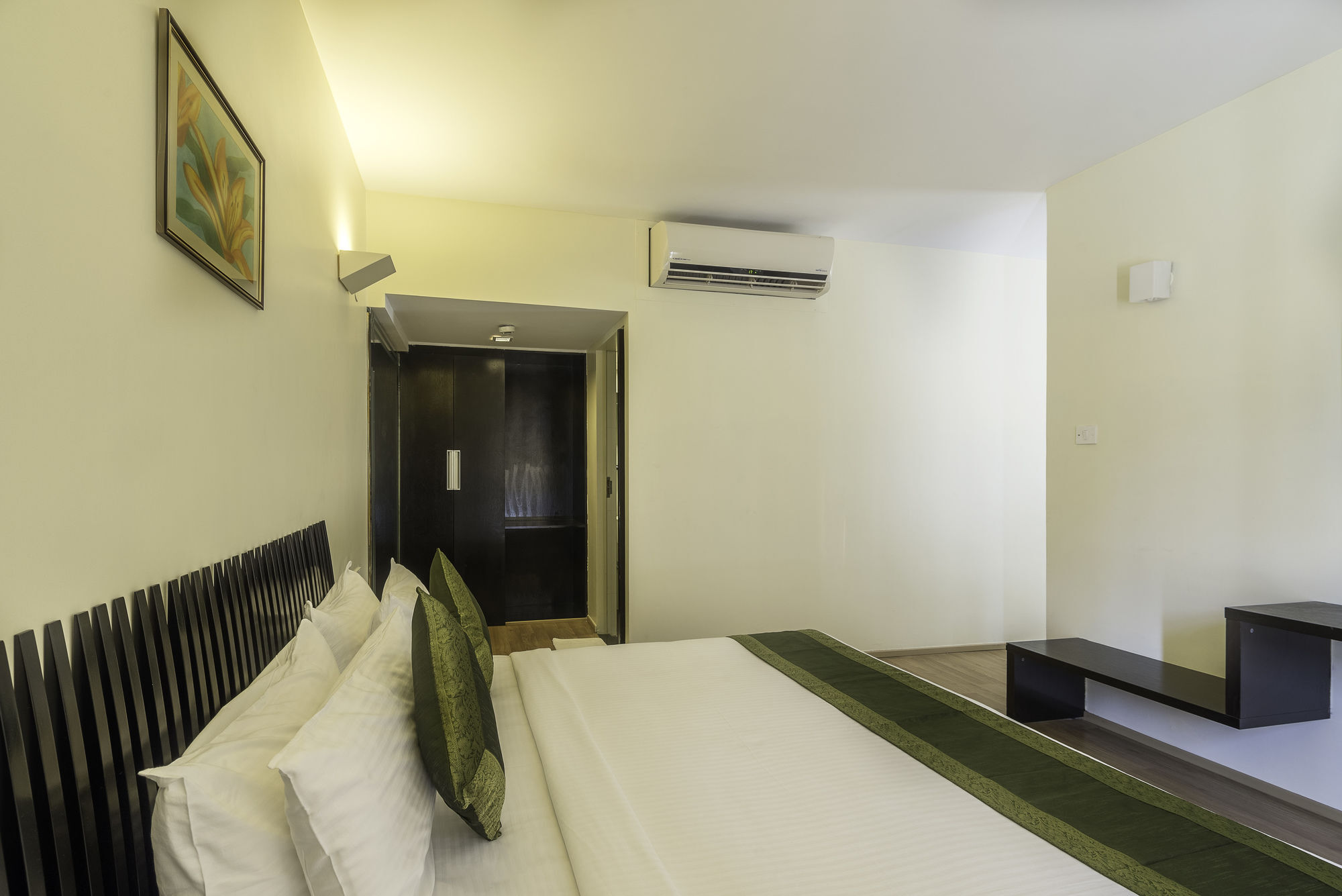 Treebo Trend Spektrum Suites ไมซอร์ ภายนอก รูปภาพ