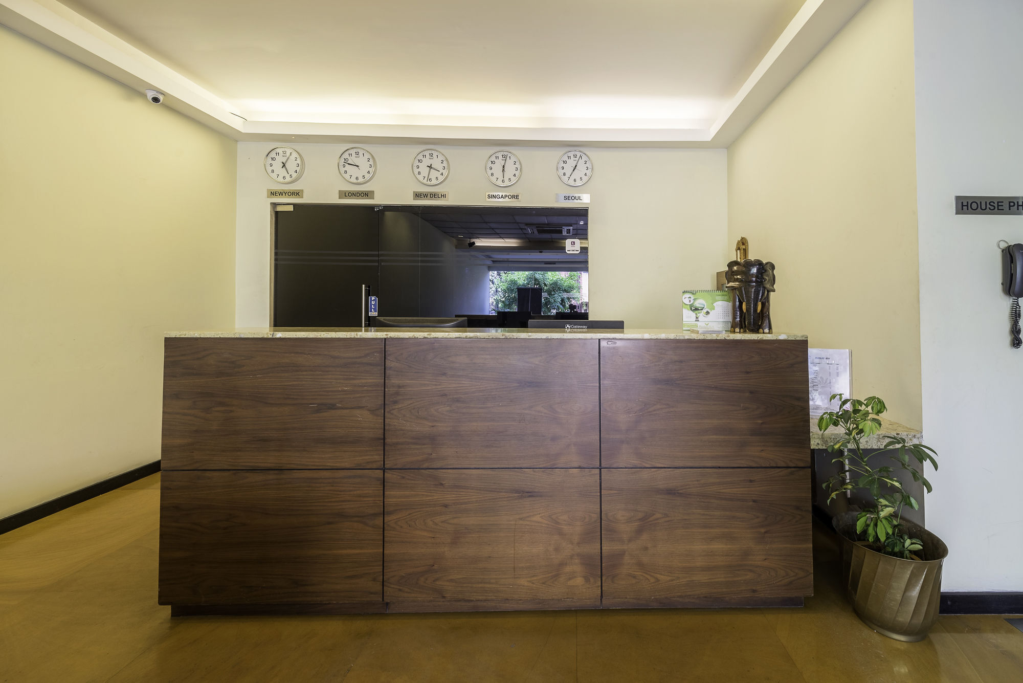Treebo Trend Spektrum Suites ไมซอร์ ภายนอก รูปภาพ