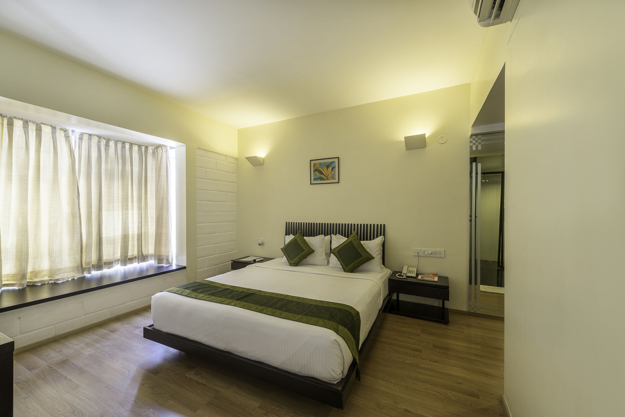 Treebo Trend Spektrum Suites ไมซอร์ ภายนอก รูปภาพ